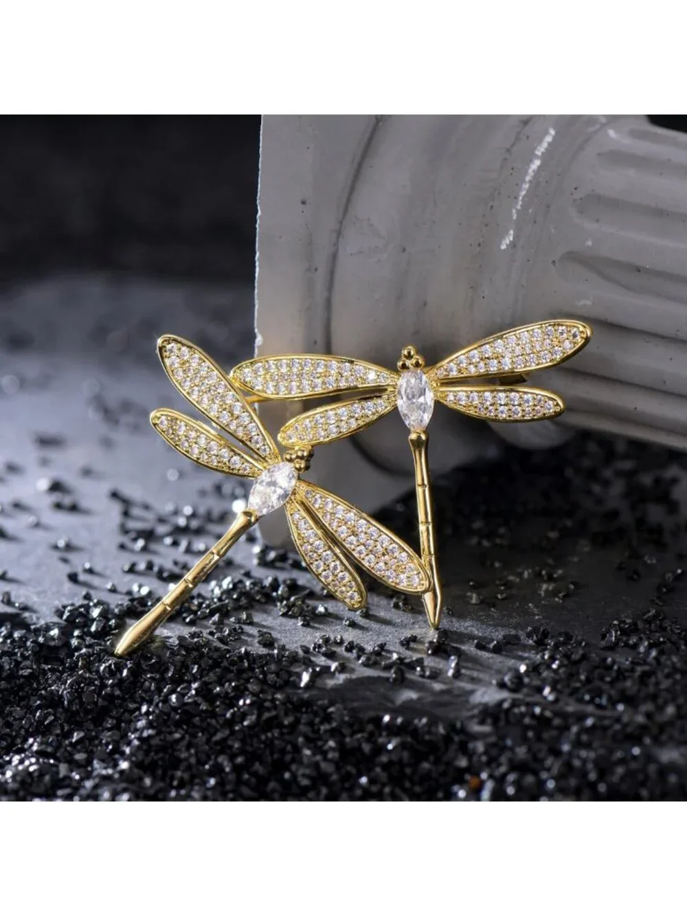 Stylish Dragonfly Brooch Pin Jewelry Gift for Women - Unique Fashion Accessory